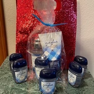 BATH AND BODY WORKS GINGHAM BUNDLE NWT!